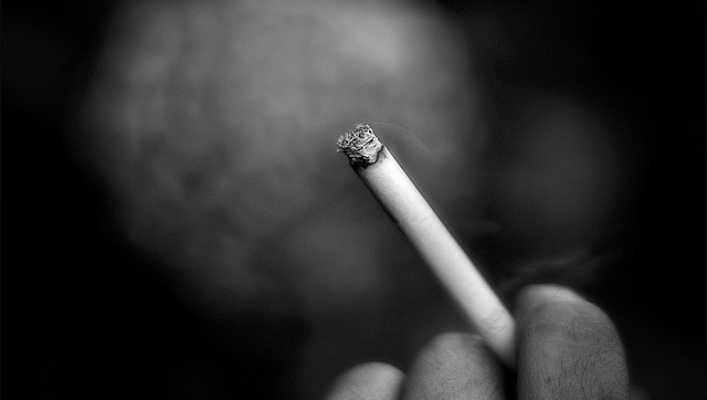 喫煙率が最も高い国はどこか？