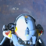 【動画】上空3万9000メートルからの音速スカイダイビング！目線カメラの映像