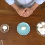 【動画】超簡単！！10秒でゆで卵の殻をきれいに剥く方法