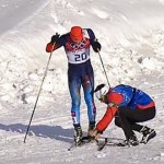 【感動】ソチ五輪クロスカントリー：ロシア代表選手の板が破損、ライバルチームの手助けで見事ゴール