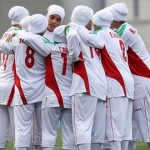 イランの女子サッカー代表、4人が女性じゃなかった