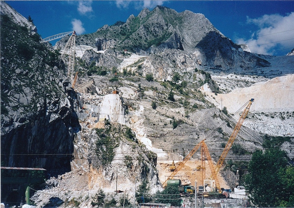 大理石 採石場 カッカーラ1