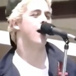 1990年/18歳、ブレイク前の若きグリーン・デイの貴重なストリートライブ映像