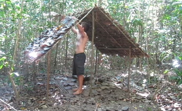 手作り　小屋　ジャングル1