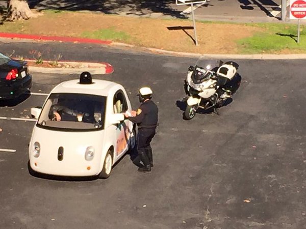 Google自動運転車　警察