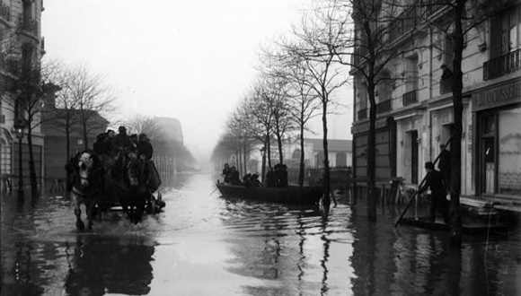 パリ大洪水 1910 2016 比較